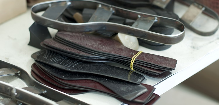 汽車電子電氣架構(gòu)簡介?安博檢測(cè)專業(yè)為您提供移動(dòng)電源FCC-SDOC認(rèn)證服務(wù)，產(chǎn)品檢測(cè)認(rèn)證找哪家機(jī)構(gòu) 