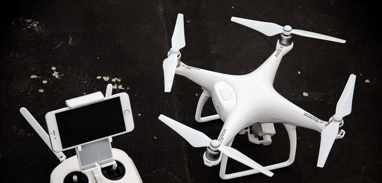 我是做檢測行業的大客戶銷售，在新能源的光伏、儲能和充電樁方面做市場去哪里找客戶呢 ?智能充電樁相比傳統充電樁有哪些優勢 